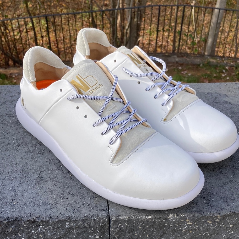 World Boot men’s white sneakers. Size 12 leather and suede. Removable insole.